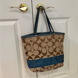 VINTAGE COACH CIRCA 2004; Proper jacquard stitching with coach tags x2; RARE